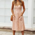 em alta vestido com botão